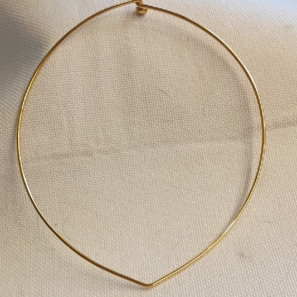 Elegant Gold V-Point Choker Necklace 925 Stamped: Joan Rivers